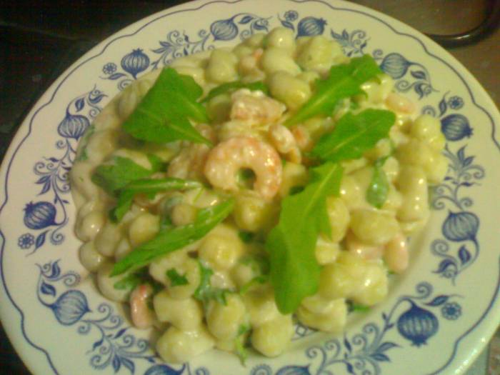 gnocchetti di patate, rucola e gamberetti