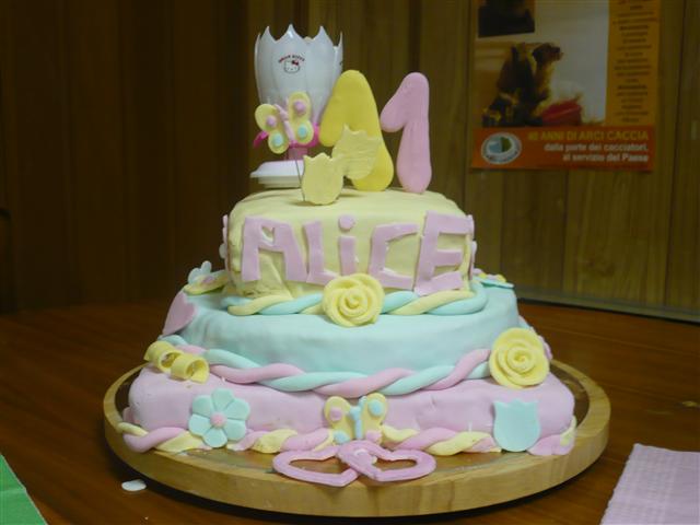 Torta di compleanno a piani
