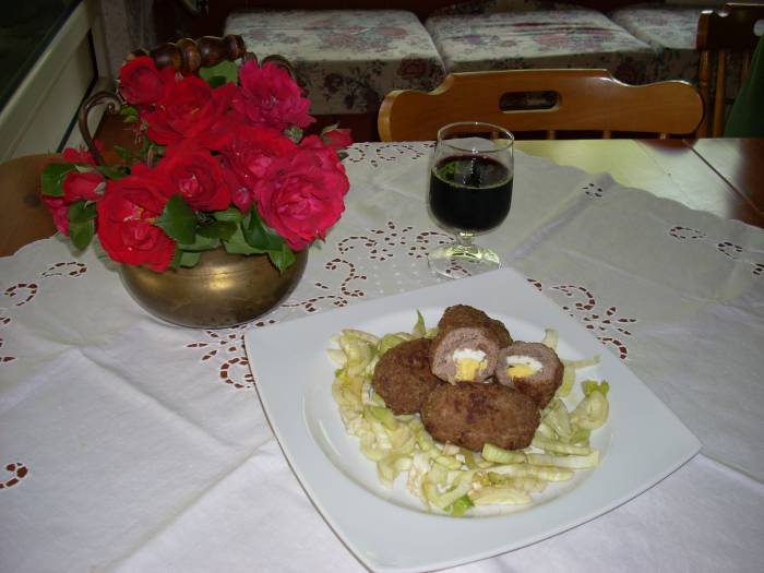 Piccoli polpettoni con ripieno