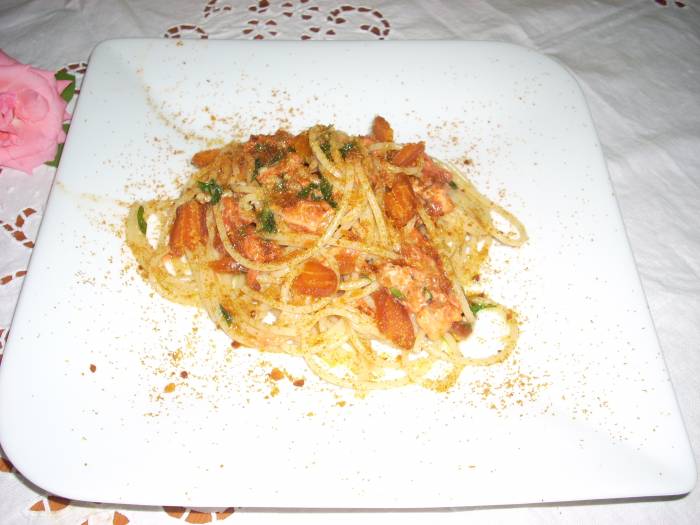 Spaghetti con ricci e bottarga