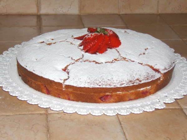 torta fragole e panna variegata