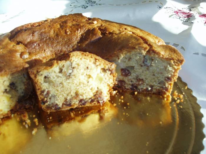 Torta di mele, noci e uvetta